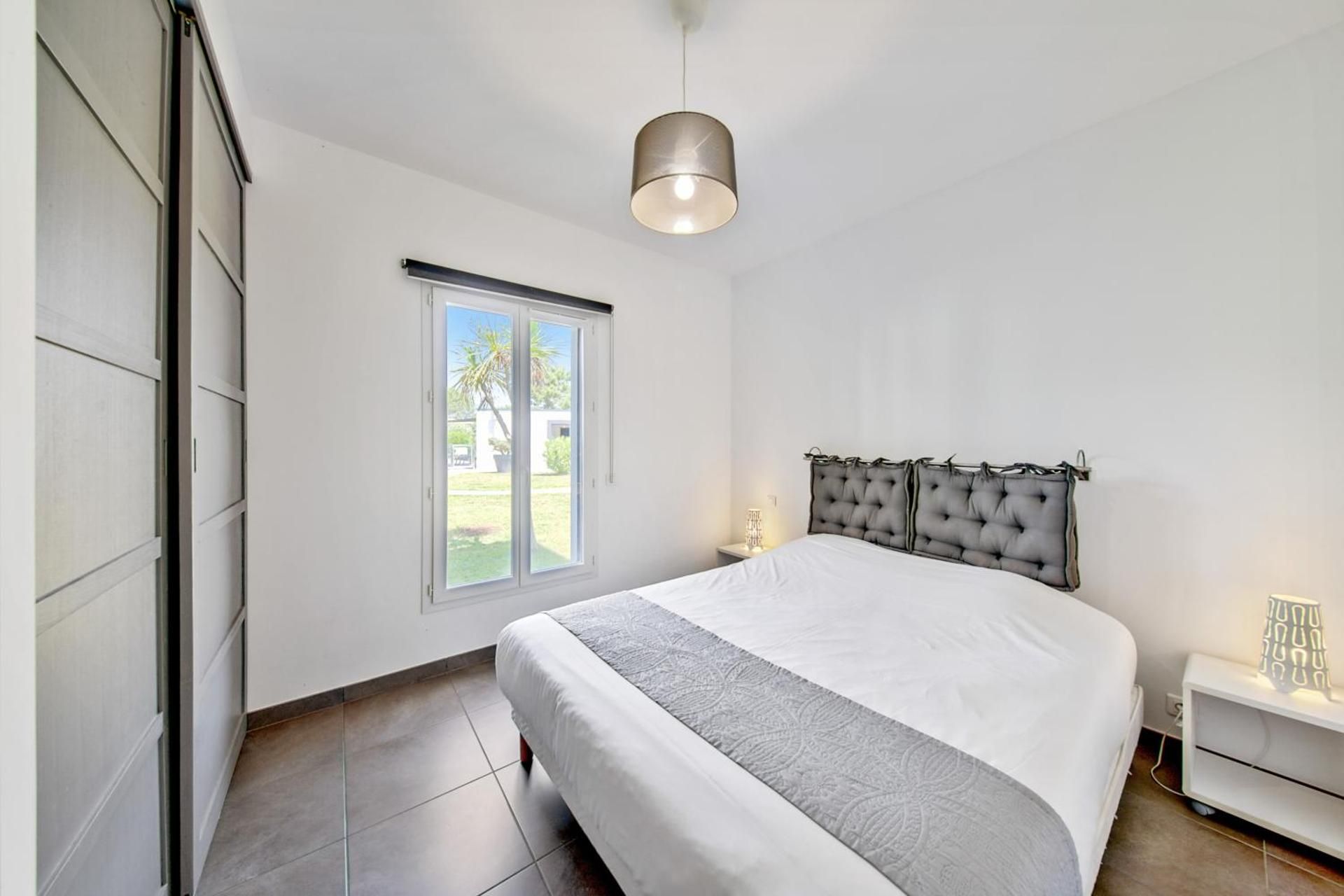 One-Bedroom Apartment with Air Conditioning and Terrace (4 Adults) - Swimming pool View