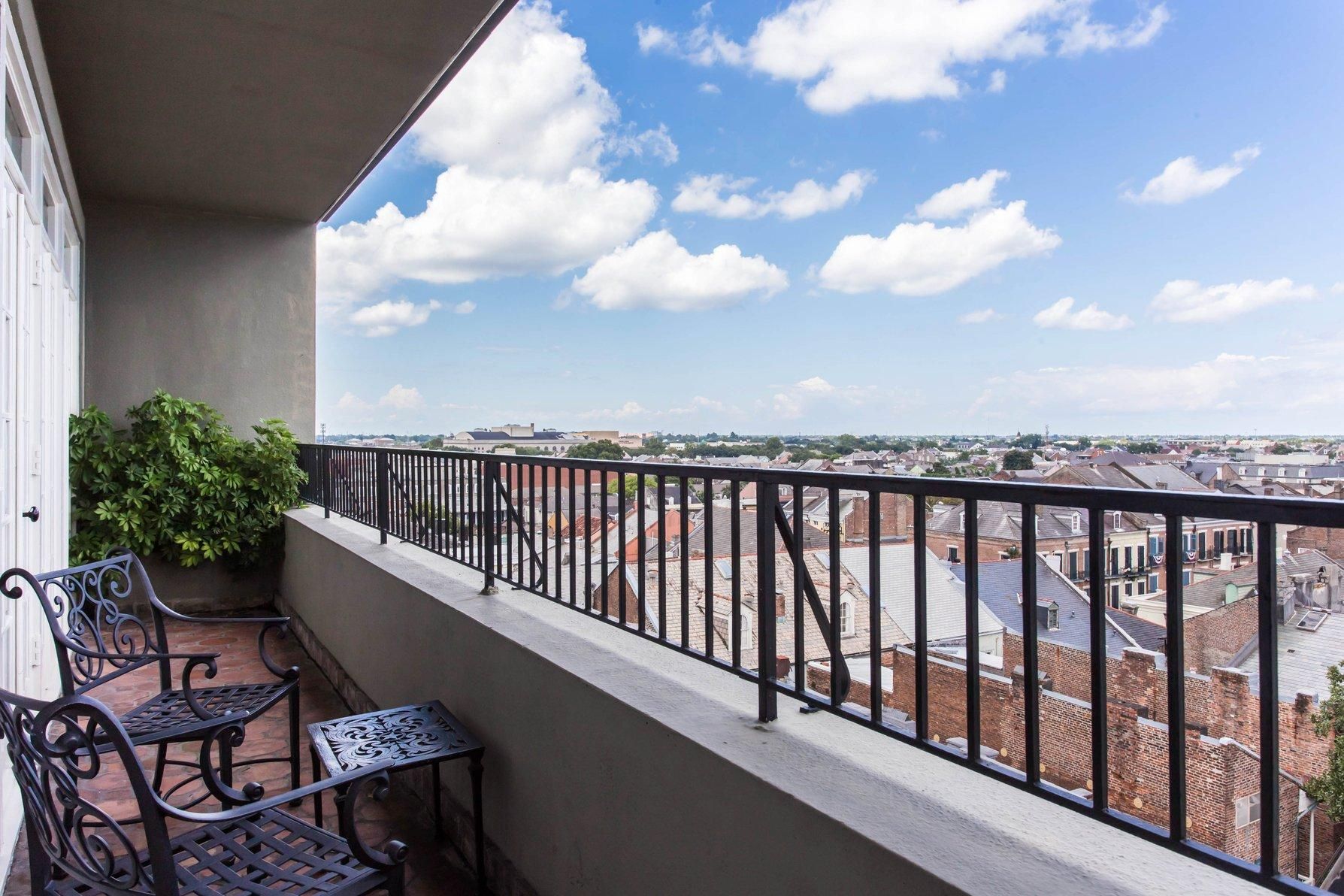 Luxury Penthouse Suite 1 King Bed
