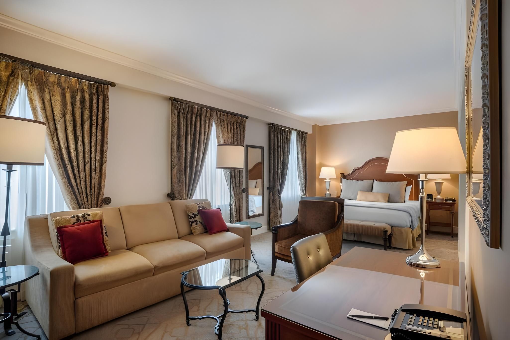 Luxury Royal Suite 1 King Bed