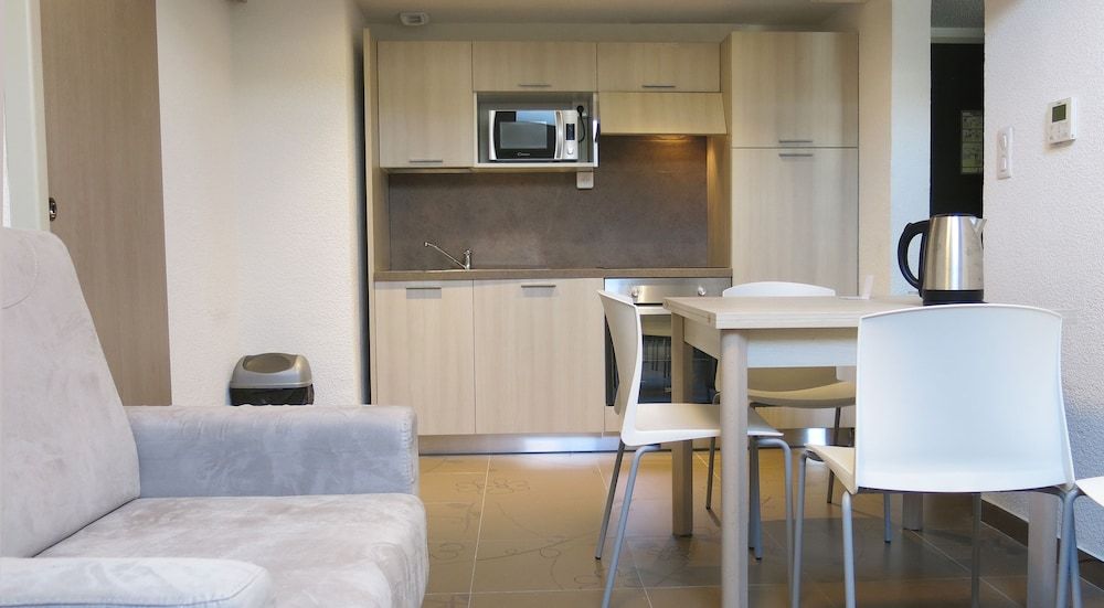 Appart'hotel Le Pelerin Family Apartment, 2 Bedrooms 7