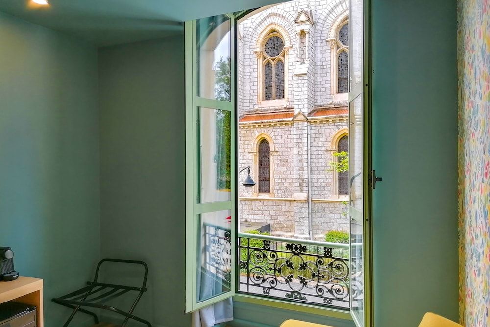 Hotel Du Centre, un hotel AMMI Suite Junior 20m² - Vue Notre-Dame 10