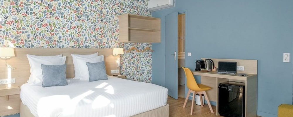 Hotel Du Centre, un hotel AMMI Suite Junior 20m² - Vue Notre-Dame 8