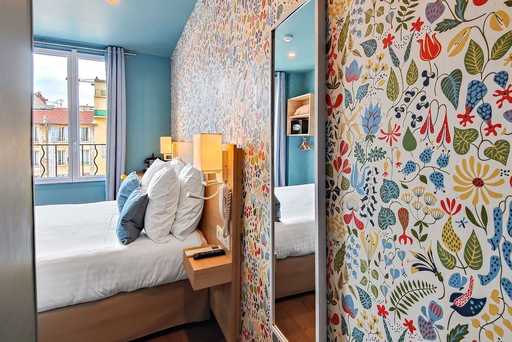 Hotel Du Centre, un hotel AMMI Chambre Petite Double Economique 9m² - Vue Cour 15