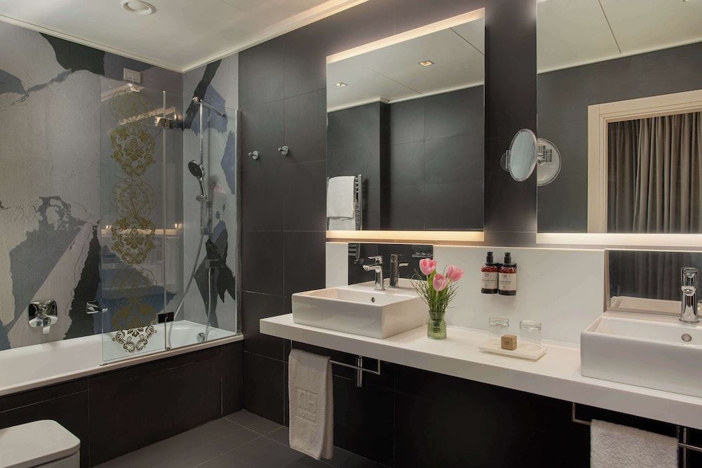 undefined NH Firenze 10