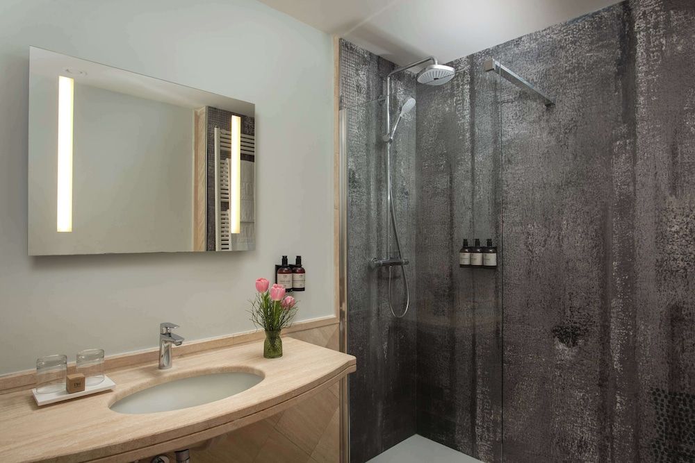 NH Firenze Standard Room 5