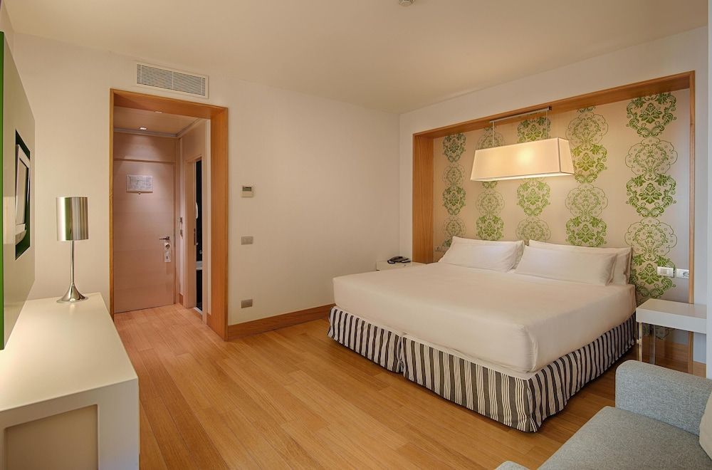 undefined NH Firenze 4