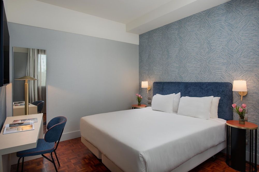 NH Firenze Standard Room 2