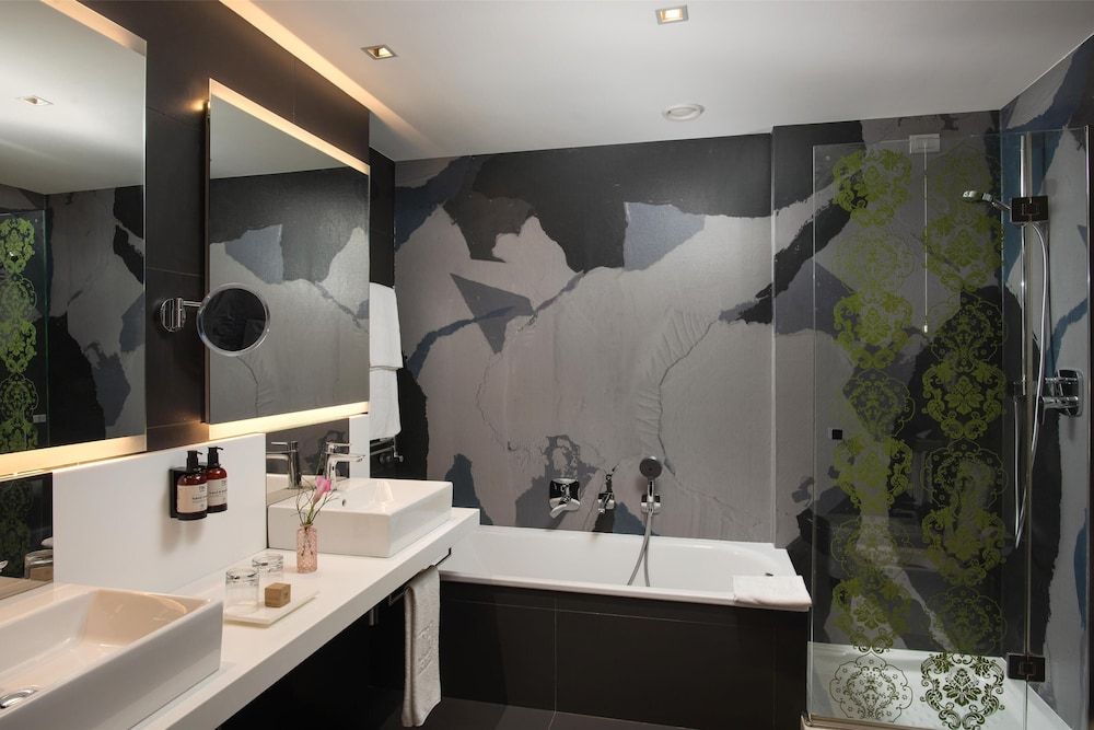 undefined NH Firenze 6