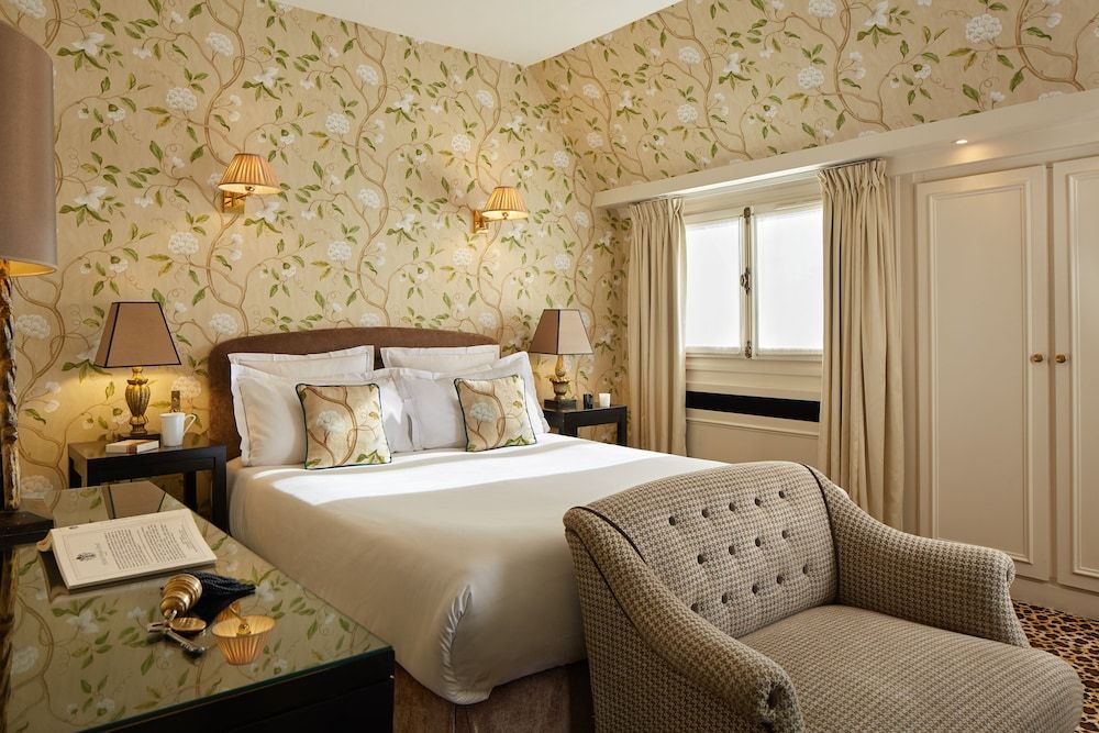 West End Hotel Executive Room