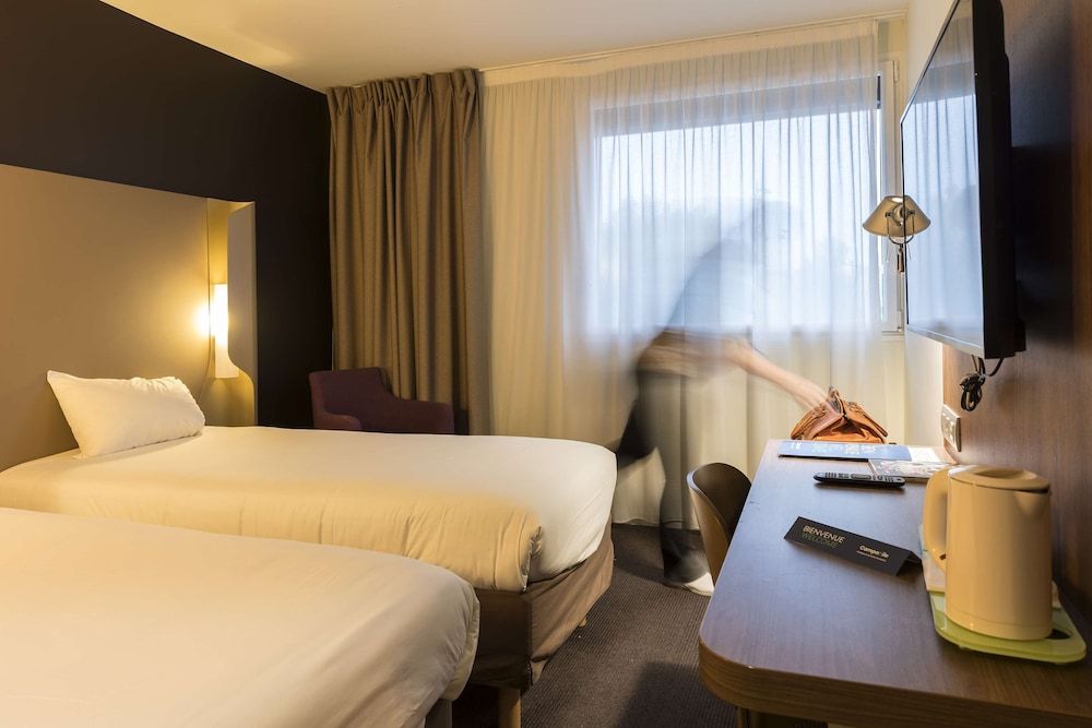 Campanile Le Mans Centre - Gare Next Generation, Room, 2 Twin Beds 9