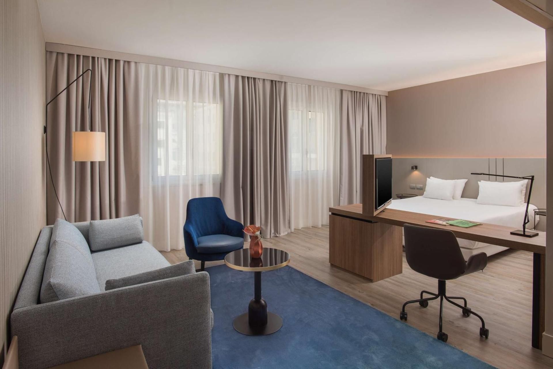 Junior Suite Family with Extra Bed (2 Adults + 2 Children)