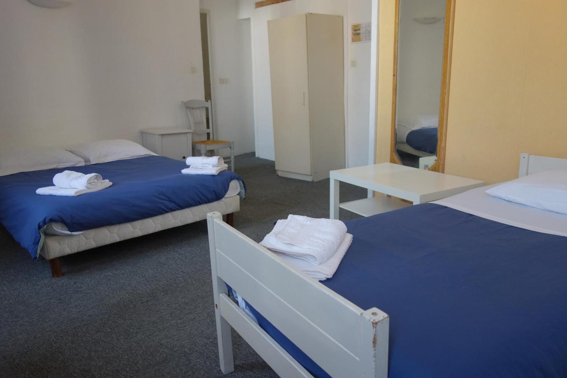 Communicating Rooms - 4 People