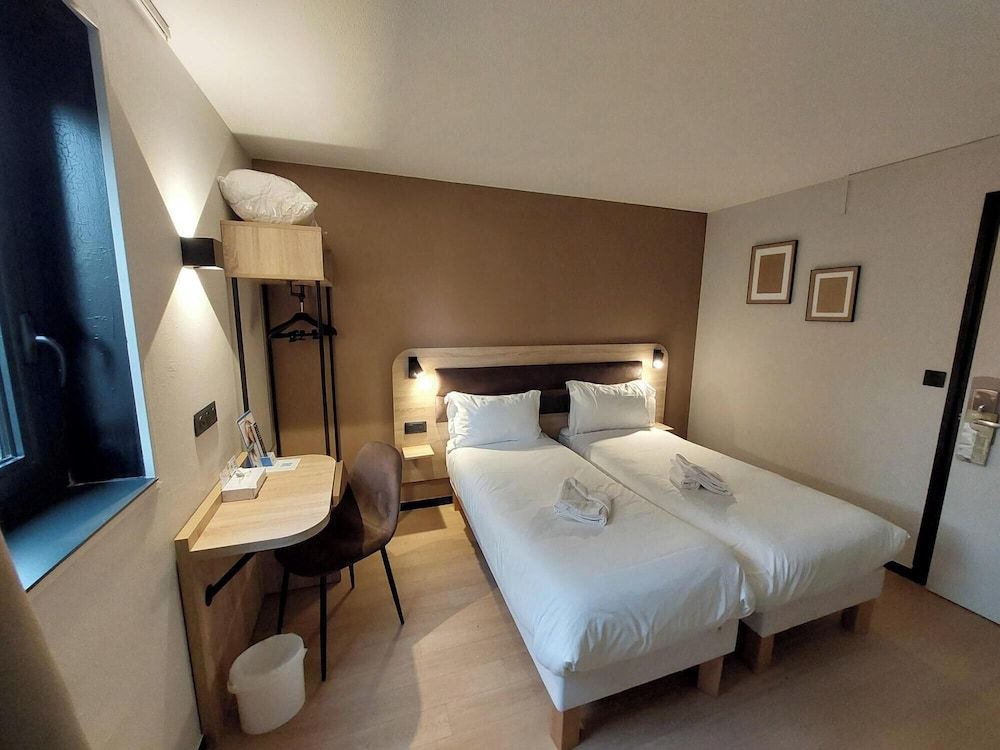 undefined Brit Hotel Confort Rouen Centre 5