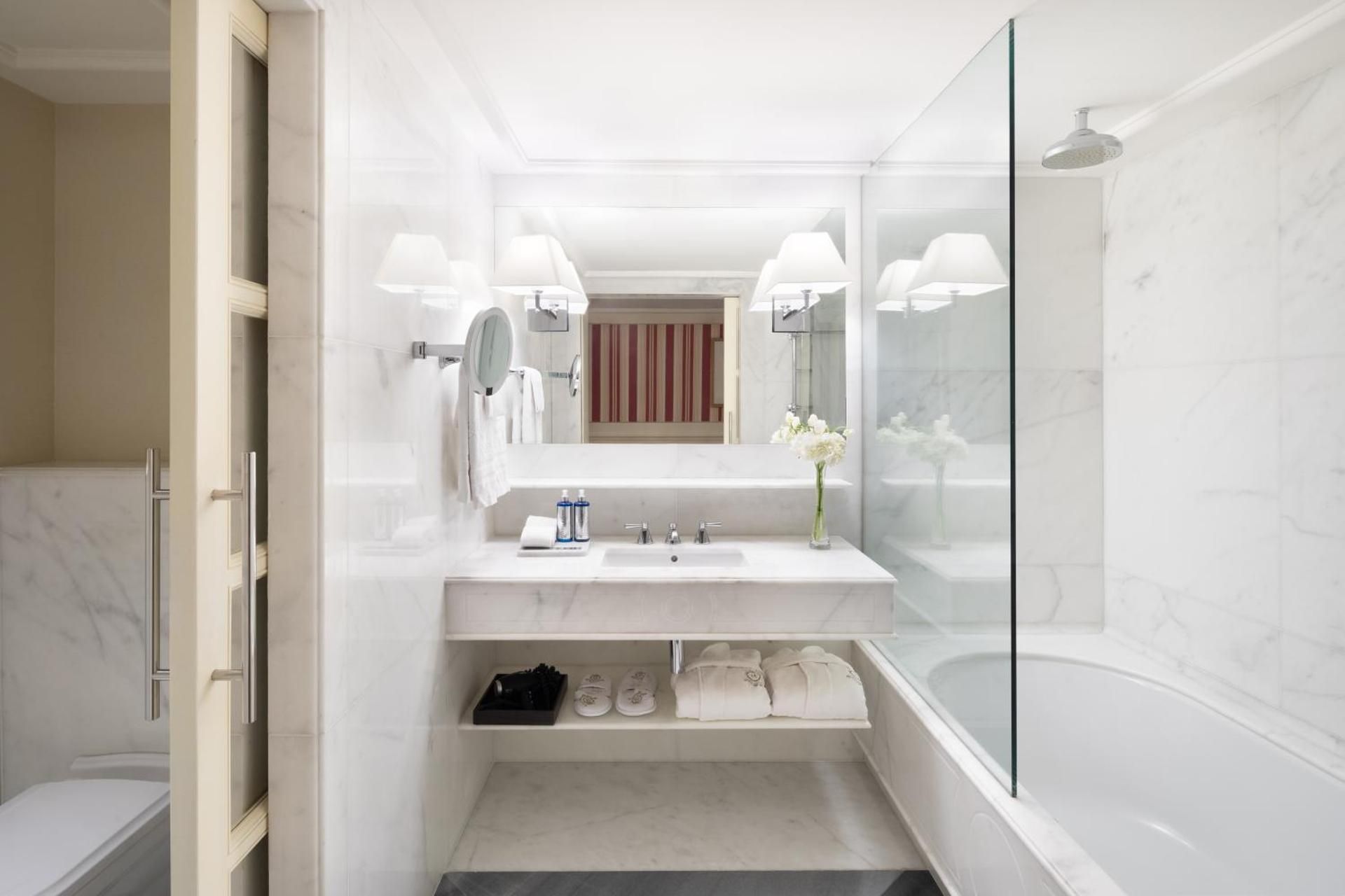 Majestic Hotel & Spa Barcelona Deluxe Standard Room 3