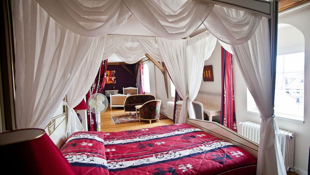 Family Suite, Ensuite (Capucine)