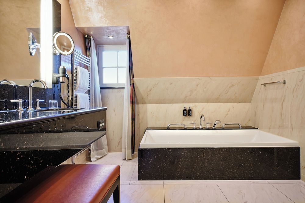 Hotel & Spa A la cour d'Alsace by HappyCulture Deluxe Double Room 4