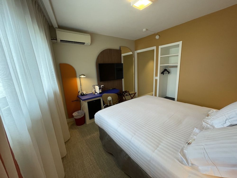 Hotel Abrial by Soniho Standard Double Room 4
