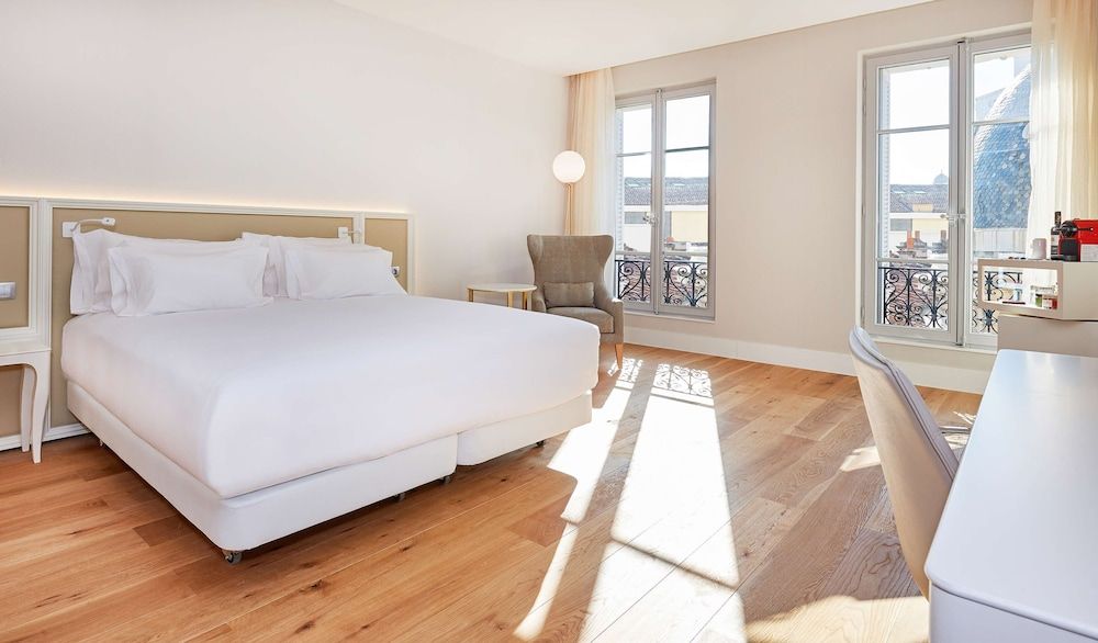 Premium Room (Extra Bed 3 adults)