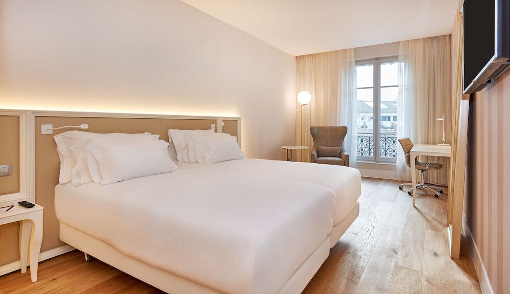 NH Collection Marseille Superior Room (Extra Bed 2 adults + 1 child) 2