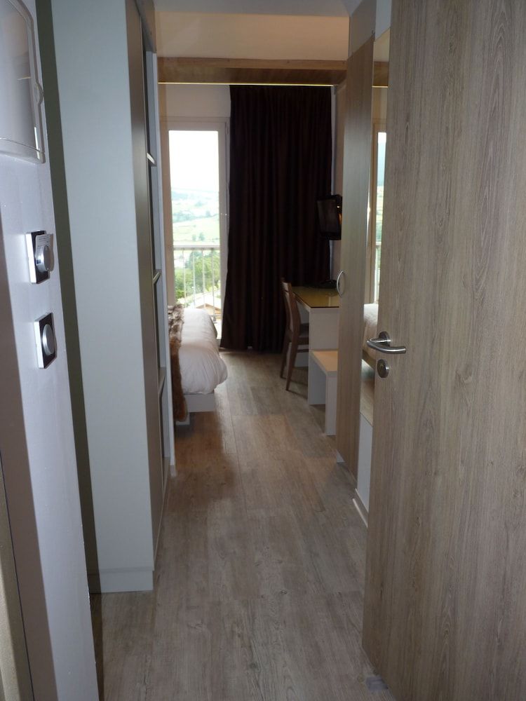 Le Clos Cerdan Quadruple Room 2