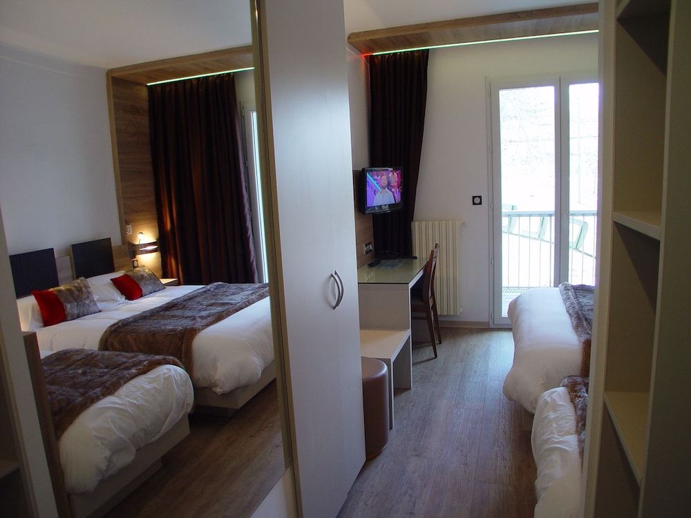 Le Clos Cerdan Standard Triple Room 2