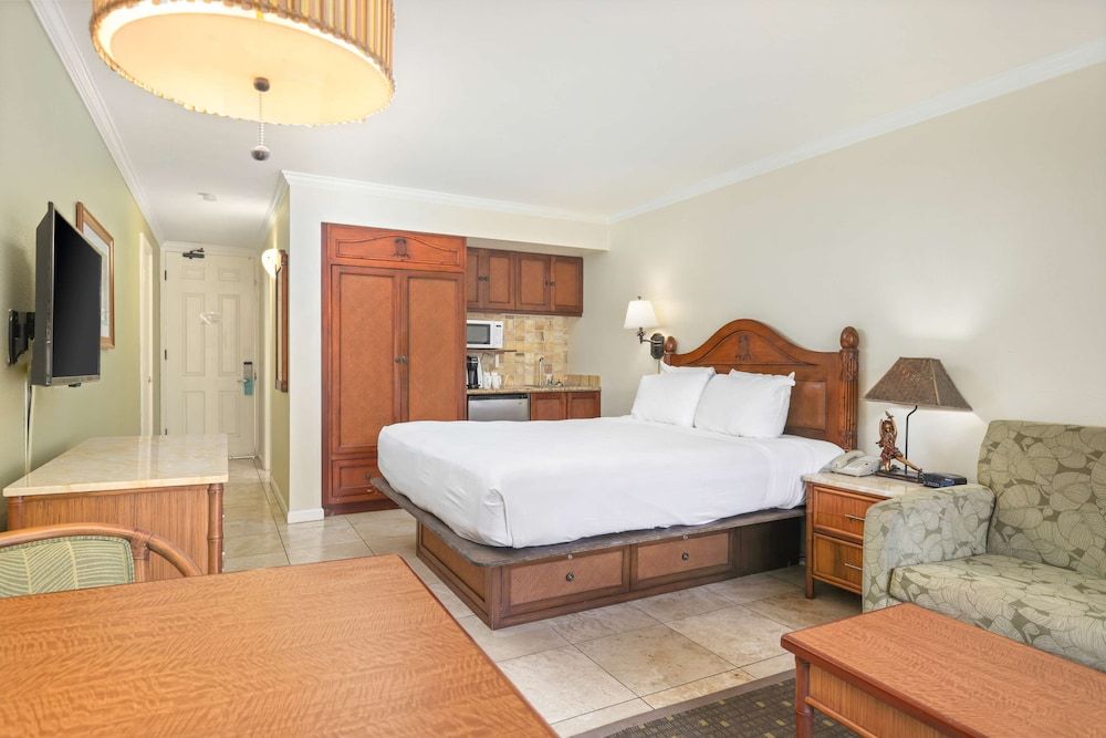 Room, Partial Ocean View