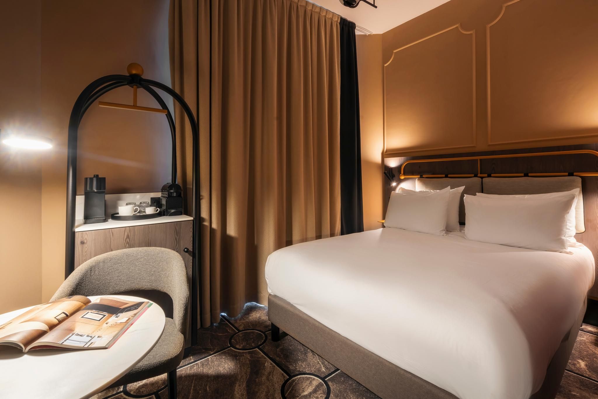 Grand Hotel des Brotteaux Lyon Ctre - Handwritten Collection Classic Room with 1 Double Bed 2