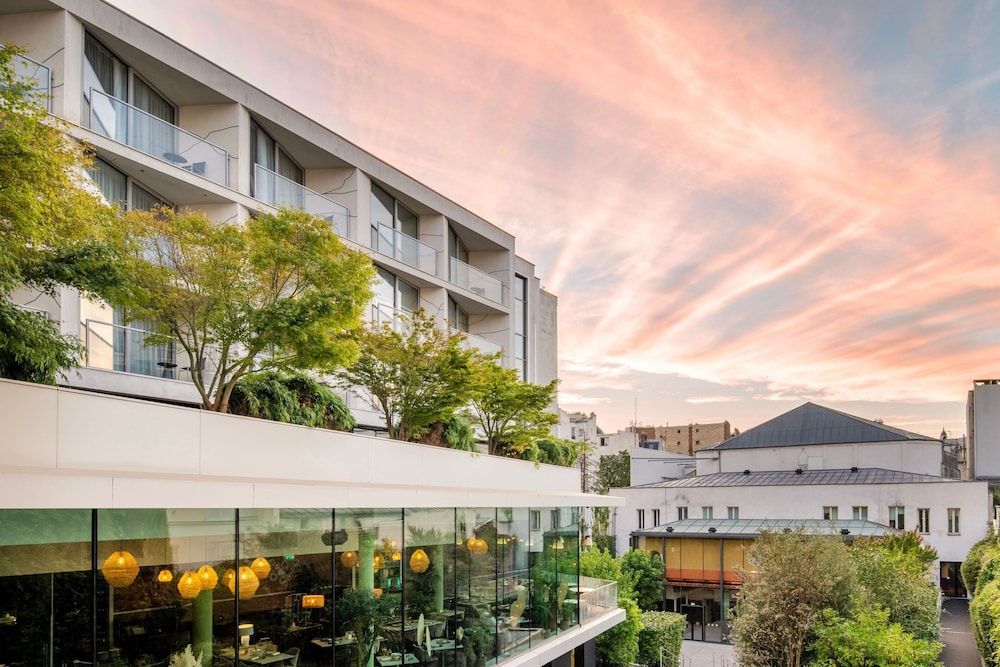 undefined Renaissance Paris Arc de Triomphe Hotel 6