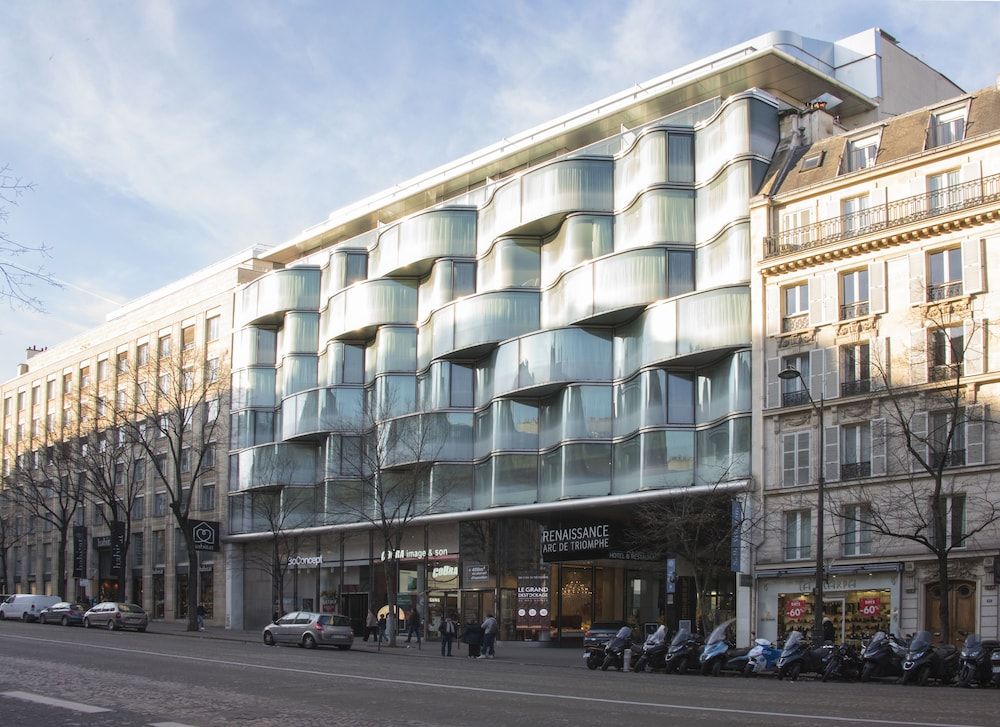 undefined Renaissance Paris Arc de Triomphe Hotel 4