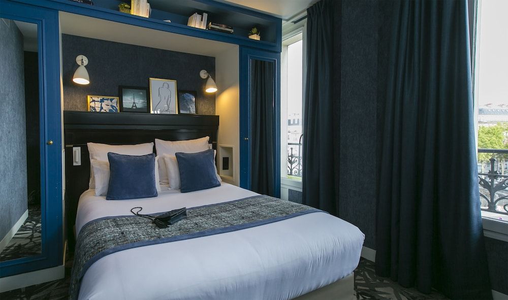 undefined Neuville Arc de Triomphe 3