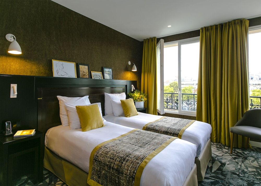 undefined Neuville Arc de Triomphe 7