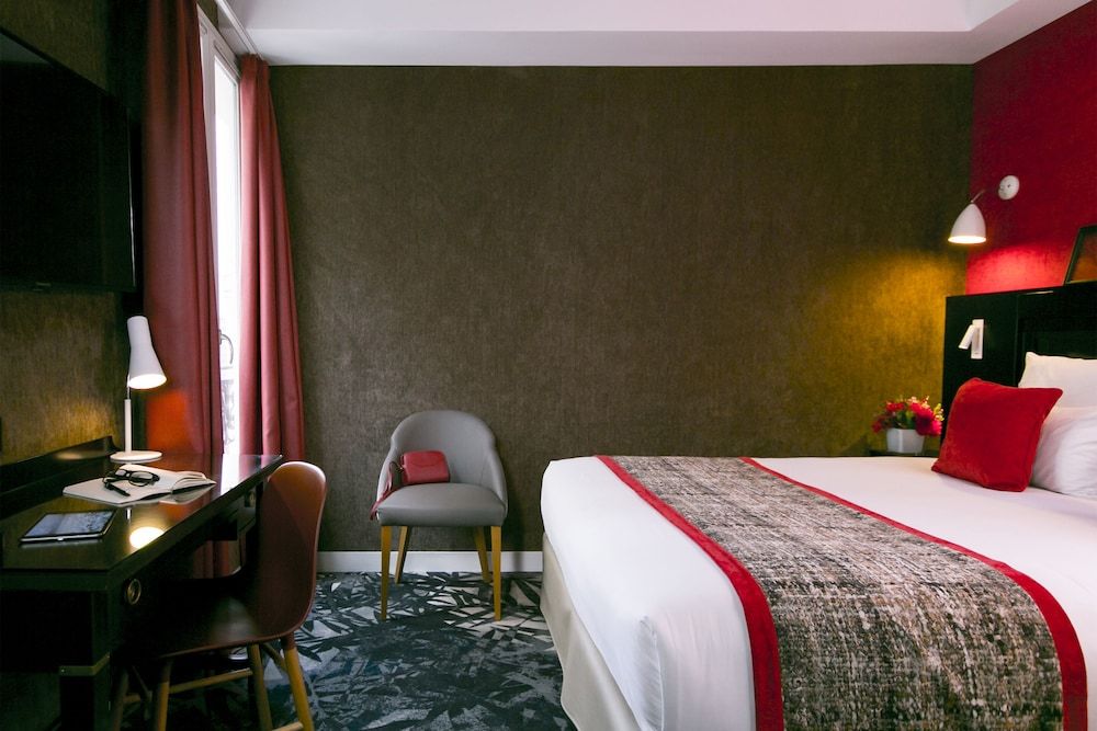 undefined Neuville Arc de Triomphe 10