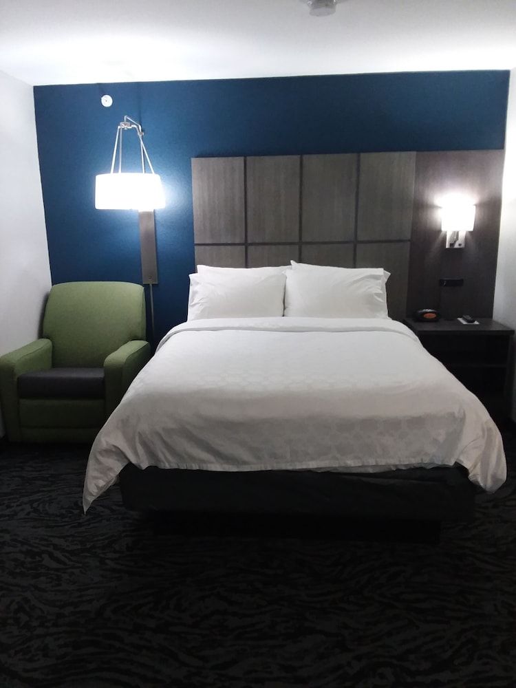 Suite, 1 Bedroom, Accessible Bathtub (Communications, Mobility)