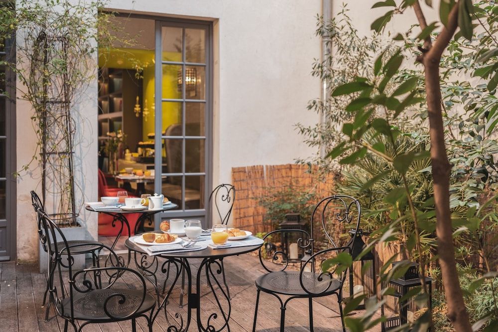 undefined Hotel Le Petit Paris