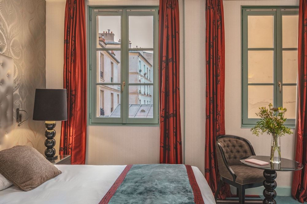 Hotel Le Petit Paris Classic Double Room 3