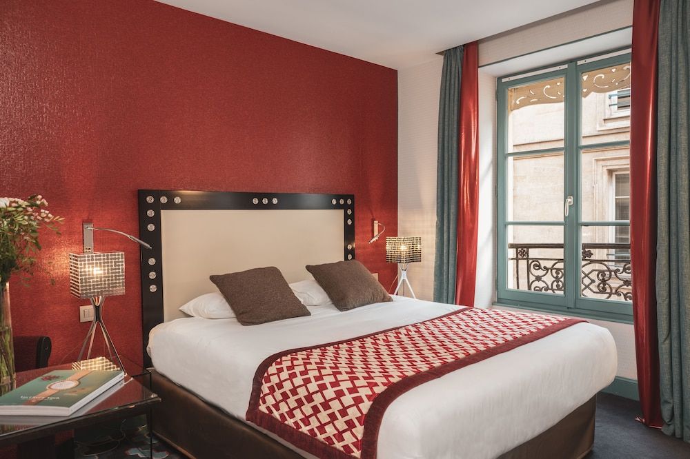 undefined Hotel Le Petit Paris