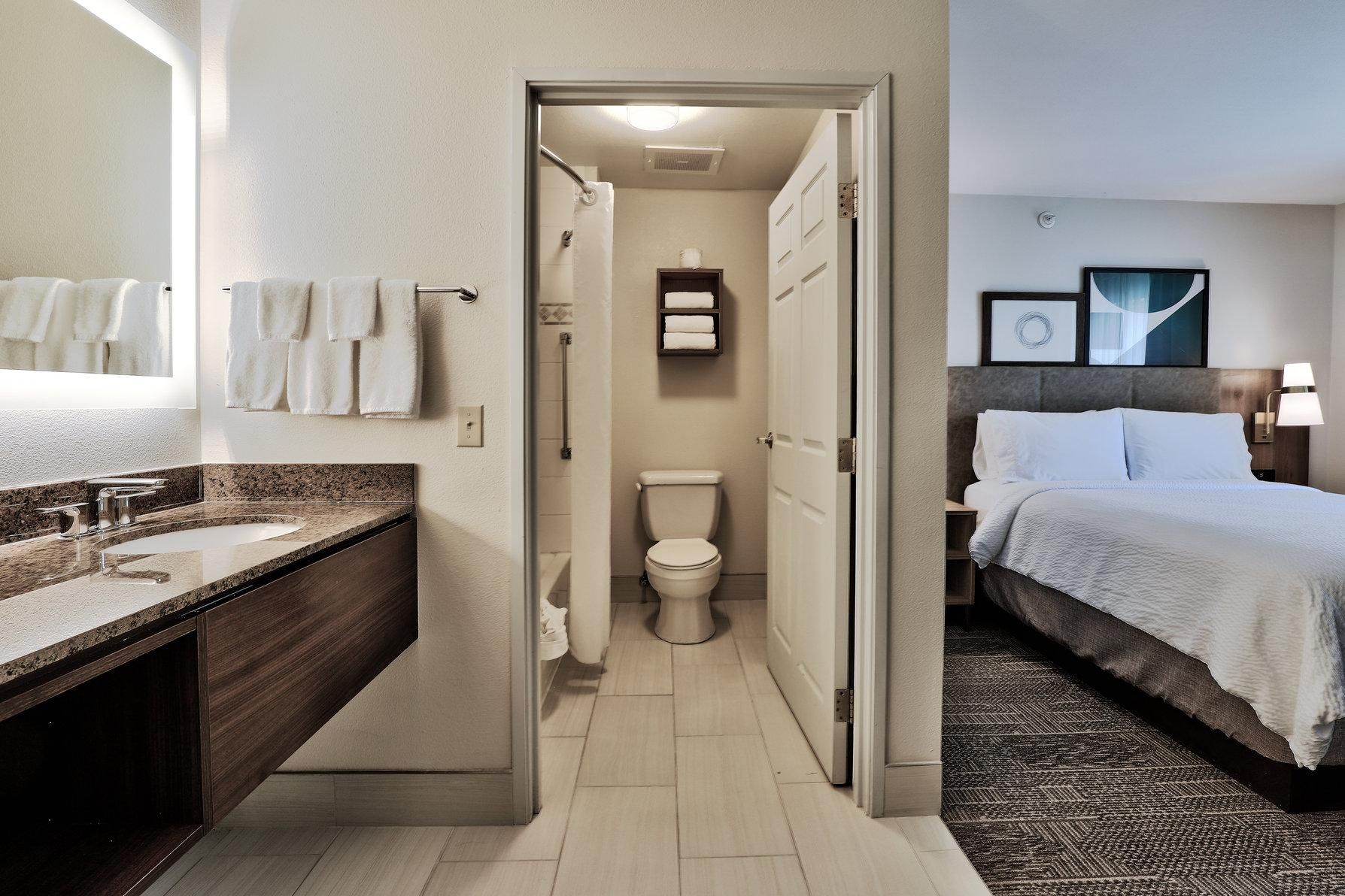 1 Queen Studio Suite Mobility Accessible Roll In Shower