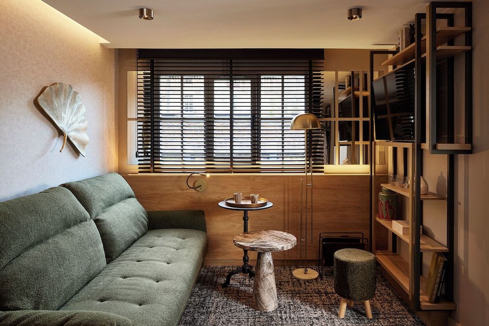 Château Jeanne & the Forest - Château de Montvillargenne Pro Work Suite 5