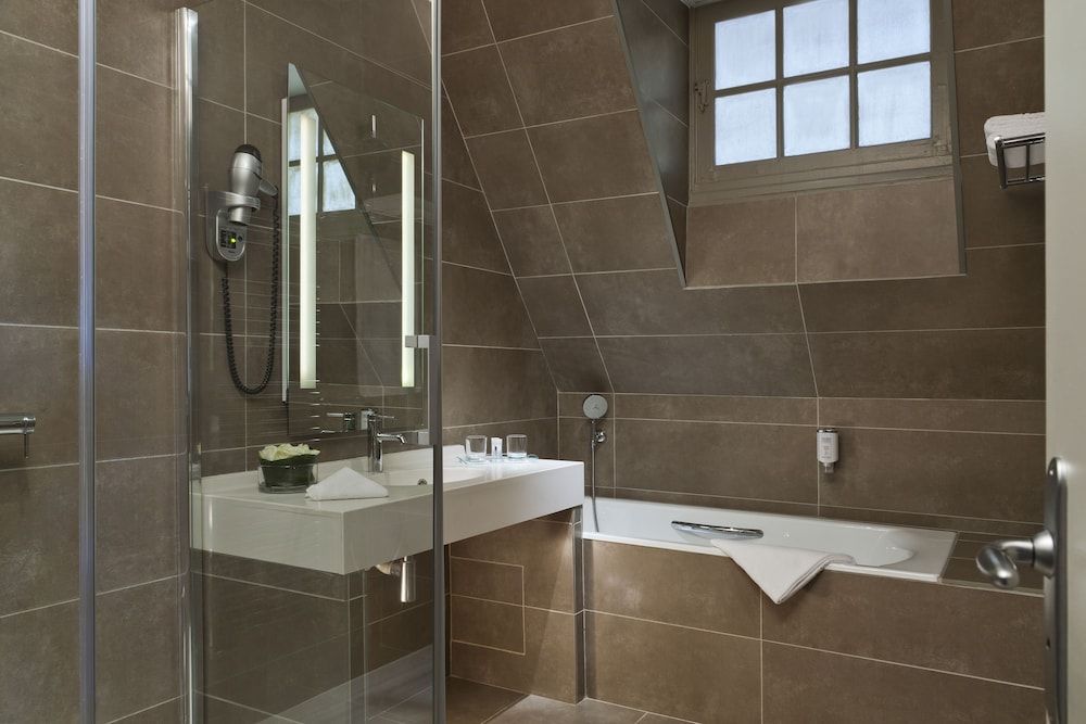 Château Jeanne & the Forest - Château de Montvillargenne Deluxe Room 4