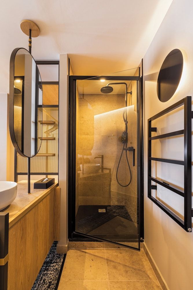 Château Jeanne & the Forest - Château de Montvillargenne Pro Work Suite 4