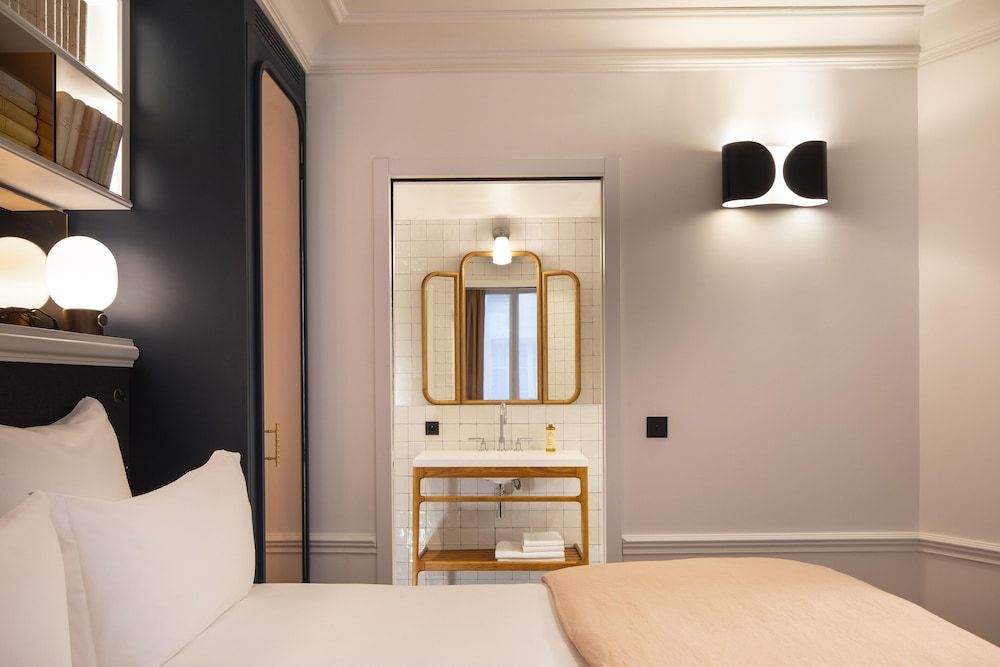 Hôtel Louvre Montana Deluxe Double Room 5