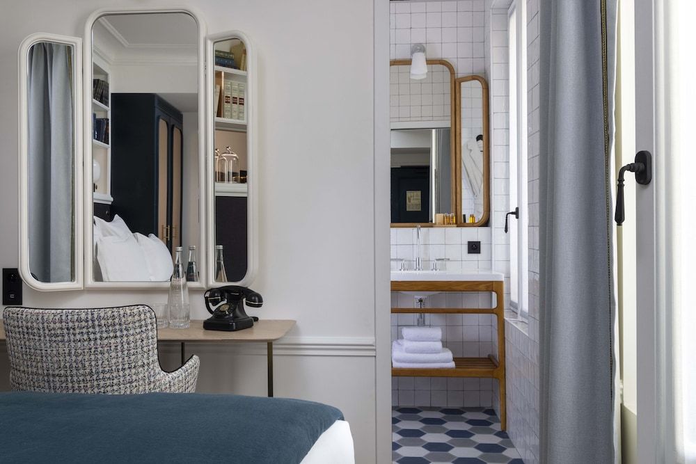 Hôtel Louvre Montana Superior Double Room 6