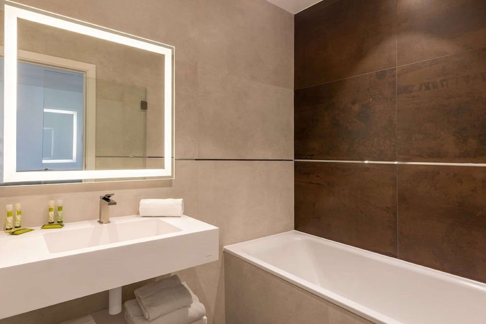 undefined Hôtel Apollinaire Nice 10