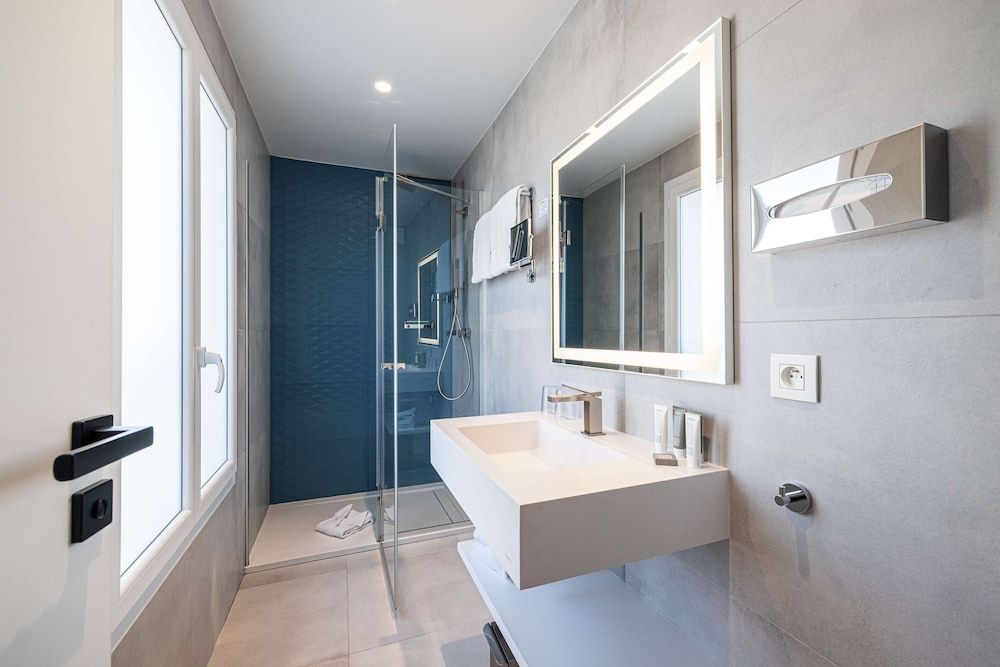 undefined Hôtel Apollinaire Nice 9