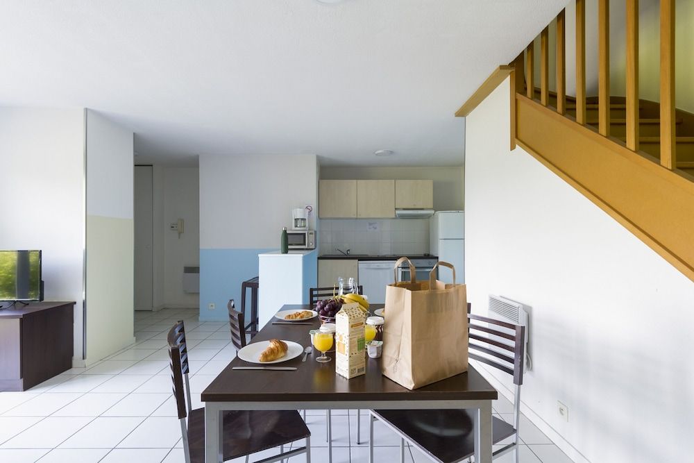 Garden & City Clermont Ferrand Gerzat Villa, 2 Bedrooms (for 6 people) 8