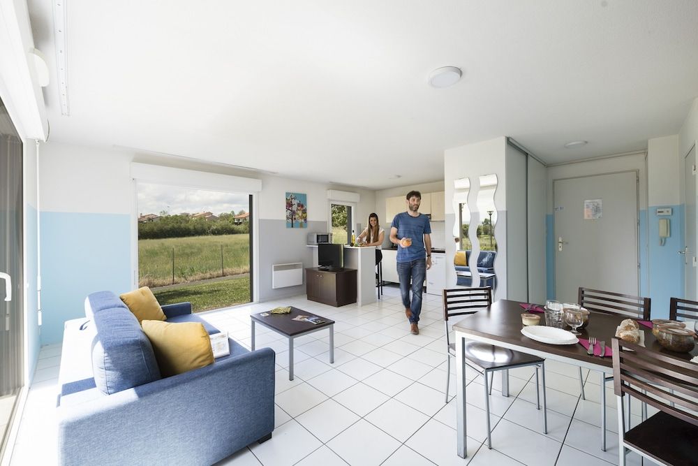 Garden & City Clermont Ferrand Gerzat Villa, 3 Bedrooms (for 8 people) 8