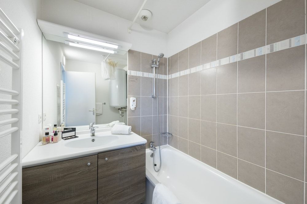 Garden & City Clermont Ferrand Gerzat Apartment, 1 Bedroom (for 2 people) 9