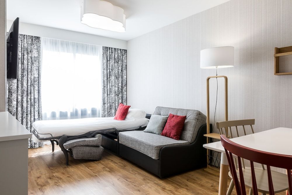 CADET Residence by Collection VESPER