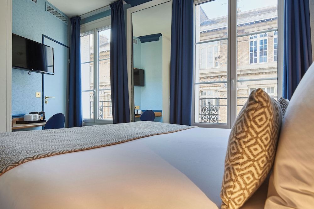 Hôtel de Neuve Le Marais by Happyculture Classic Double Room 13