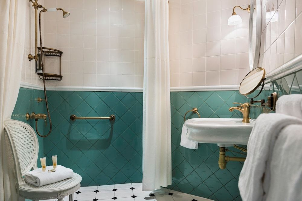 Hôtel de Neuve Le Marais by Happyculture Classic Double Room 8